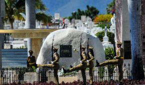 Los restos de Fidel descansan cerca de la tumba del legendario José Martí