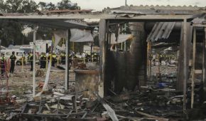 Los daños que dejaron varias explosiones en el mercado de Tultepec, Estado de México