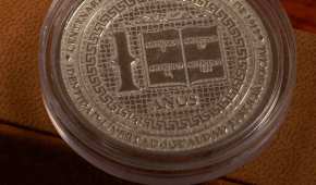 Esta es la moneda que acuñó el congreso local para la celebración