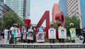Padres de los normalistas de Ayotzinapa exigen que el gobierno explique donde están sus hijos