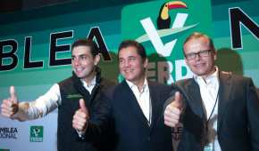 Jesús Sesma, Carlos Puente Salas y Arturo Escobar durante la Asamblea Nacional