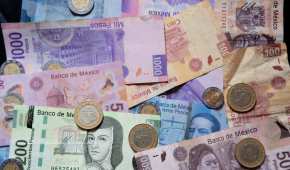 Expertos estiman que el peso mexicano sufrirá presión en 2018