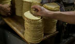 Las tortillas son consumidas por la mayoría de los mexicanos y un aumento en su precio le afectaría a millones de personas