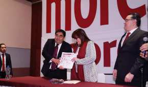 El senador con licencia compite por la gobernatura de Puebla con Morena