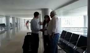 El candidato del PAN y la presidenta de Morena, en el aeropuerto