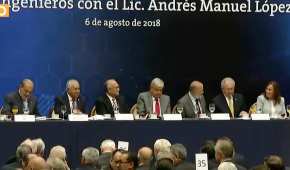 López Obrador y los ingenieros de México se reunieron en el Palacio de Minería