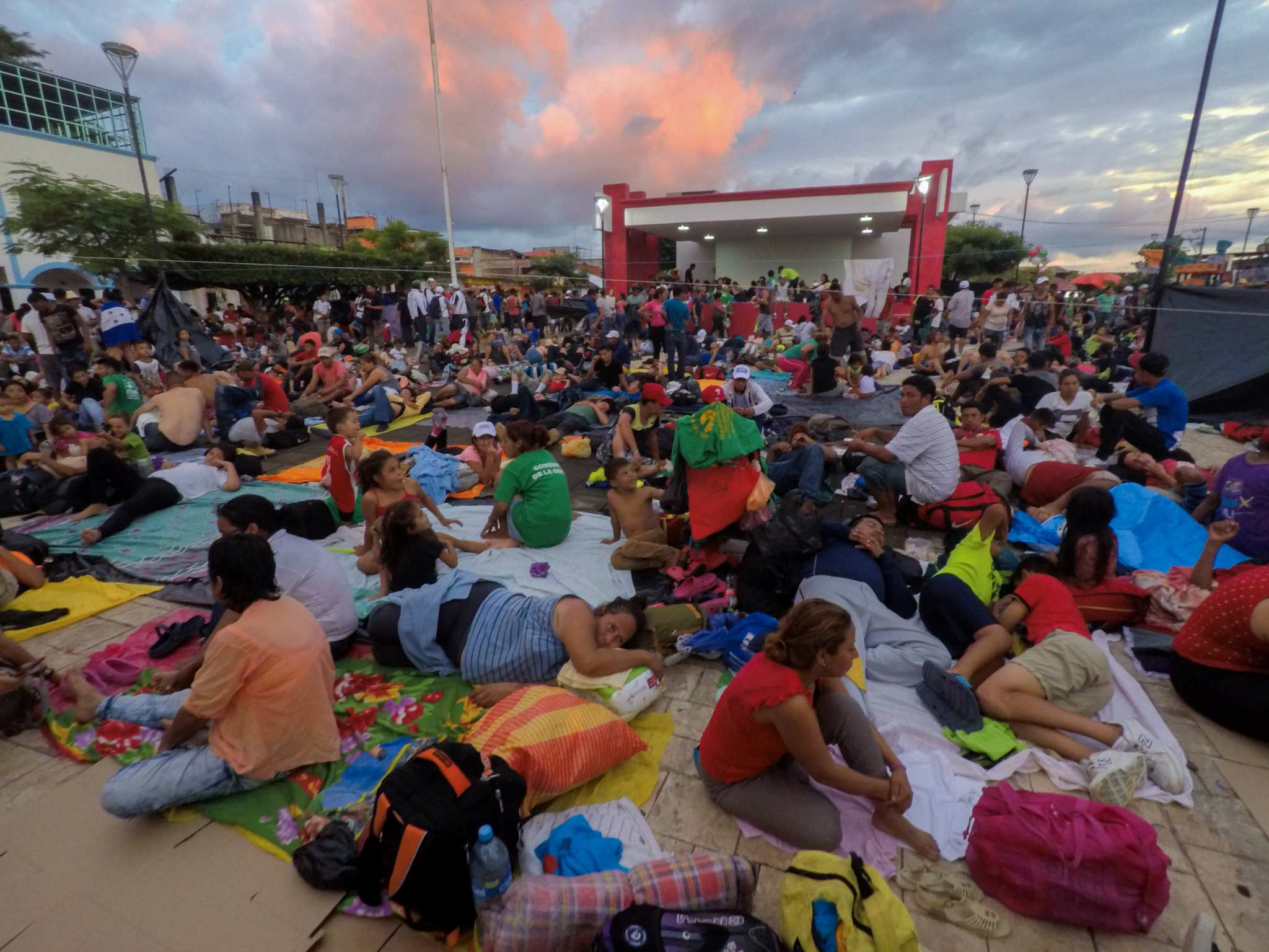 Qui n est detr s de la caravana migrante