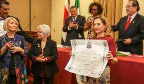 Beatriz Gutiérrez Müller recibió un reconocimiento de la Orden al Mérito Morista en Costa Rica