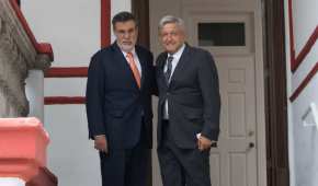 Julio Scherer Ibarra y AMLO en la casa de transición