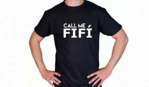 Algunos detractores de AMLO ya portan con orgullo su playera de "Call me Fifí"