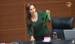 La senadora culpó a Movimiento Ciudadano de ponerle un "trapo" verde en su escaño