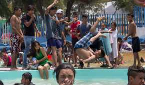 Capitalinos acudieron al Parque Acuático San Miguel Teotongo como parte de las actividades de Semana Santa en la CDMX