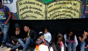 Miles de jóvenes en México batallan para encontrar un puesto de trabajo
