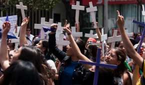 Un grupo de mujeres capitalinas protestan por un feminicidio