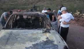 Una de las camionetas donde viajaba la familia LeBarón-Landford se incendió debido a los impactos de bala