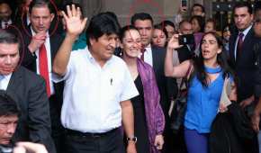 Evo Morales apareció escoltado por un grupo de seguridad parecido al EMP