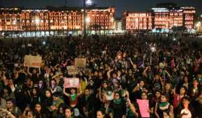 La marcha feminista culminó en el zócalo con una sola consigna: alto a la violencia de género