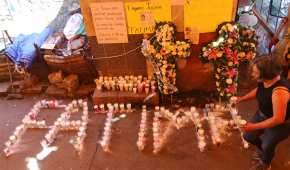 Decenas de personas han puesto veladoras y un pequeño altar en memoria de la pequeña Fátima
