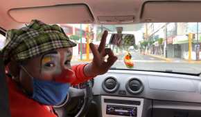 Payasos salieron a las calles de Ecatepec a pedirle a la gente que respete la cuarentena