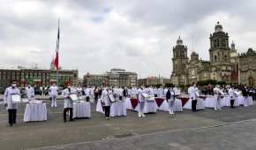 La condecoración 'Miguel Hidalgo', grado 'Collar', fue presentada a 58 médicos, médicas, enfermeras y enfermeros