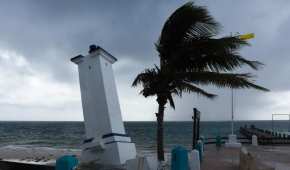 La tormenta tropical Zeta alcanzó este lunes categoría de huracán 1 en su avance hacia la Península de Yucatán