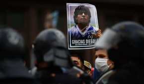 Ciento de personas se reunieron en la Casa Rosada para despedirse del argentino