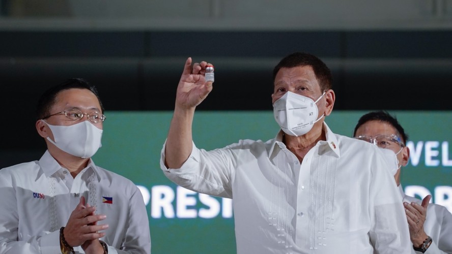 “Vaccine or jail,” warns Rodrigo Duterte