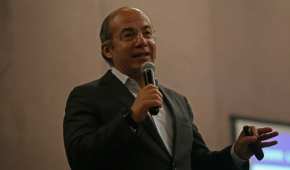 "Que se respeten los derechos de los trabajadores en la refinería de mi compadre", dijo el expresidente Felipe Calderón