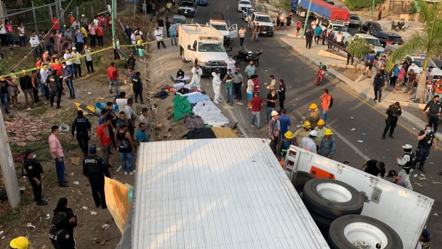 Mueren 54 Migrantes En Volcadura De Tráiler 0860