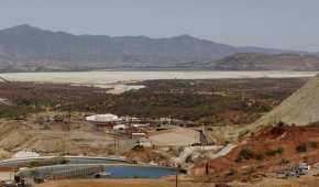 AMLO dijo que Cofece cedió la operación de una mina en Bacanora, Sonora, al gobierno chino.