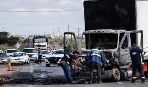 Carros incendiados y bloqueos viales se presentaron en diversas carreteras de Zacatecas