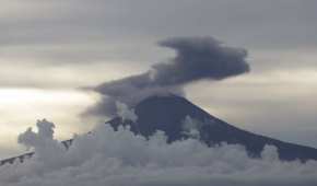 Las autoridades pidieron tomar precauciones por la ceniza volcánica