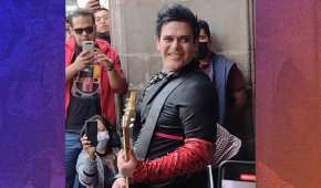 Guitarrista de Rammstein sorprendió a los chilangos y tocó en Zócalo