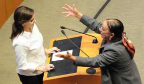 Por varios legisladores de Morena que señalaron de ofensiva su participación en el Pleno