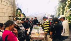 Mitzi Rosales Sánchez fue velada y sepultada por sus familiares en la comunidad De Santiago Autopan de Toluca.