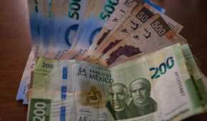 En ventanilla bancaria, el dólar se vende en 19.40 pesos por billete verde, de acuerdo con Citibanamex.