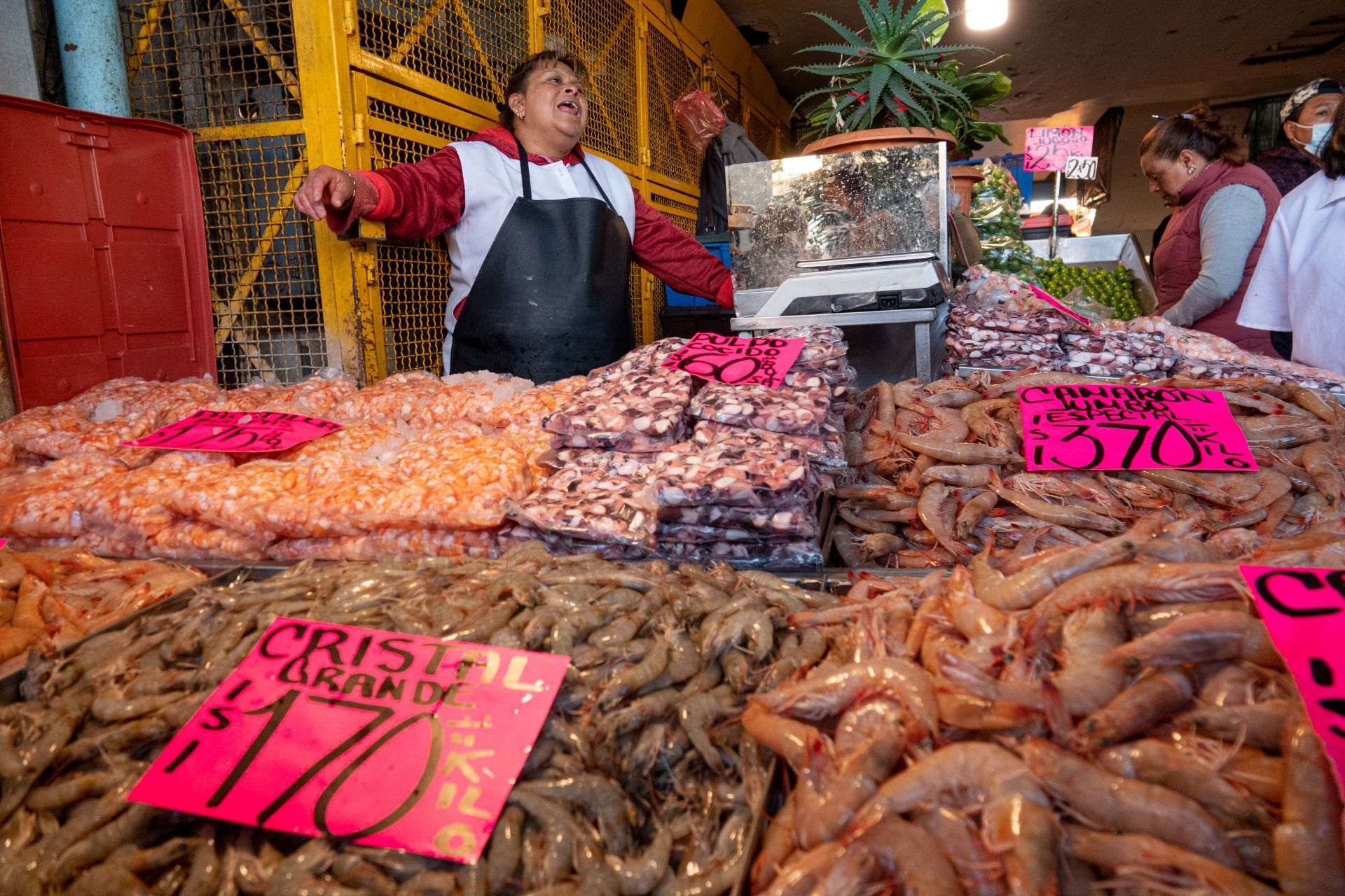 Inflación vs. cuaresma: los precios de pescados y mariscos