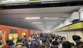 Usuarios acusan que hay fallas eléctricas en esta linea del Metro, que va de CU a Indios Verdes