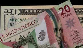 El peso mexicano ronda los 18.1002 pesos por dólar este jueves