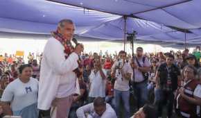 El aspirante a la Presidencia evitó visitar la capital guerrerense y optó mejor por la zona turística del estado