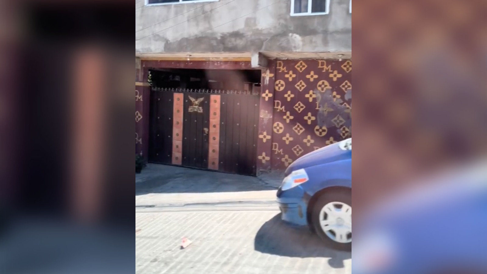 VIDEO: Exhiben casa pintada con logos de Louis Vuitton en Tijuana