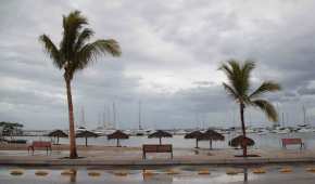 Sus bandas nubosas generan también rachas de viento fuertes a muy fuertes con oleaje de 2 a 4 metros de altura