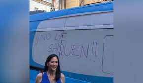 La alcaldesa pintó su 'Limonsina' con un mensaje para diputados de Morena