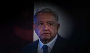 López Obrador quiere tener su cabeza en la guillotina, que no soltará mientras cumpla