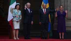 El rey Carlos XVI Gustavo y la reina Silvia de Suecia se reunieron con AMLO y su esposa Beatriz