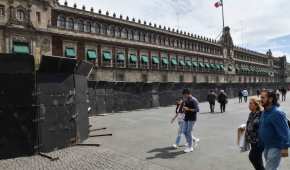 Esta mañana, tras las protestas, el Palacio Nacional amaneció blindado por vallas