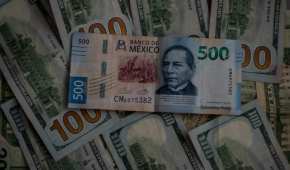 La apreciación del peso mexicano ante el dólar es de 0.26%, de acuerdo con Bloomberg