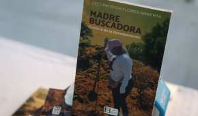 Antes de desaparecer, Ceci Flores presentó su libro en la Ciudad de México