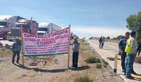 La larga fila de vehículos superó los 30 kilómetros de longitud