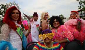 Los colectivos pidieron a 'alcaldesas' acudir a la marcha LGBT